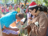 不用錢就能交換幸福　中山攜社區打造溫暖聖誕市集【中山新聞】圖片